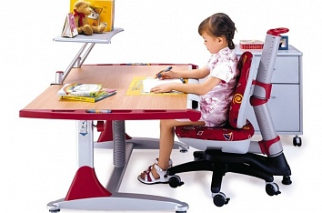 Выбор письменного стола ребенку