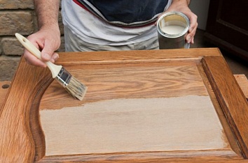 Обработка деревянной мебели
