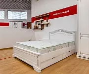 Фото Кровать Оливия (белая эмаль с серебряной патиной) от производителя 'Муром-Мебель'
