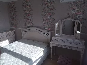Дамский столик Оливия с зеркалом