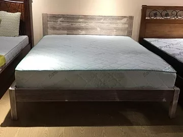 Кровать Готика из дуба
