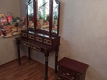 Дамский столик Оливия с зеркалом