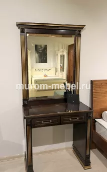 Дамский столик с зеркалом из массива березы, Столик ВхШхГ 800х860х390, Зеркало 1060х960, цвет - Венге 3 с бронзовой патиной